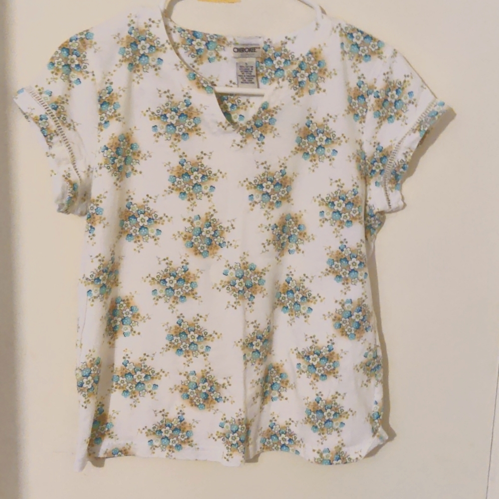 Cherokee Small floral patterned shirt and shorts set